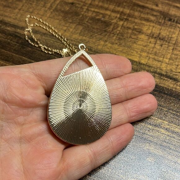 Teardrop Shaped Pendant Necklace fall vibes autumn colors harvest theme - Picture 6 of 10